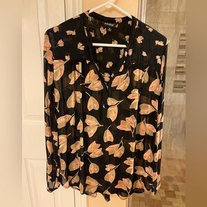 Beautiful and versitile blouse!